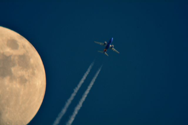 Boeing 737-700 (N7710A) - Southwest 4207 Philadelphia to Denver over Cleveland 36,000 ft.02-28-15