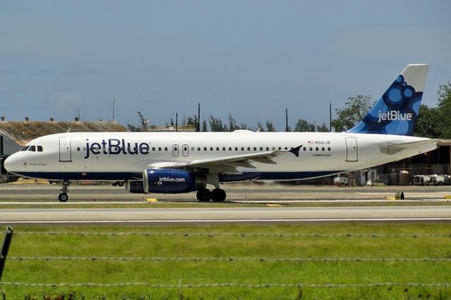 Airbus A320 (N561JB)