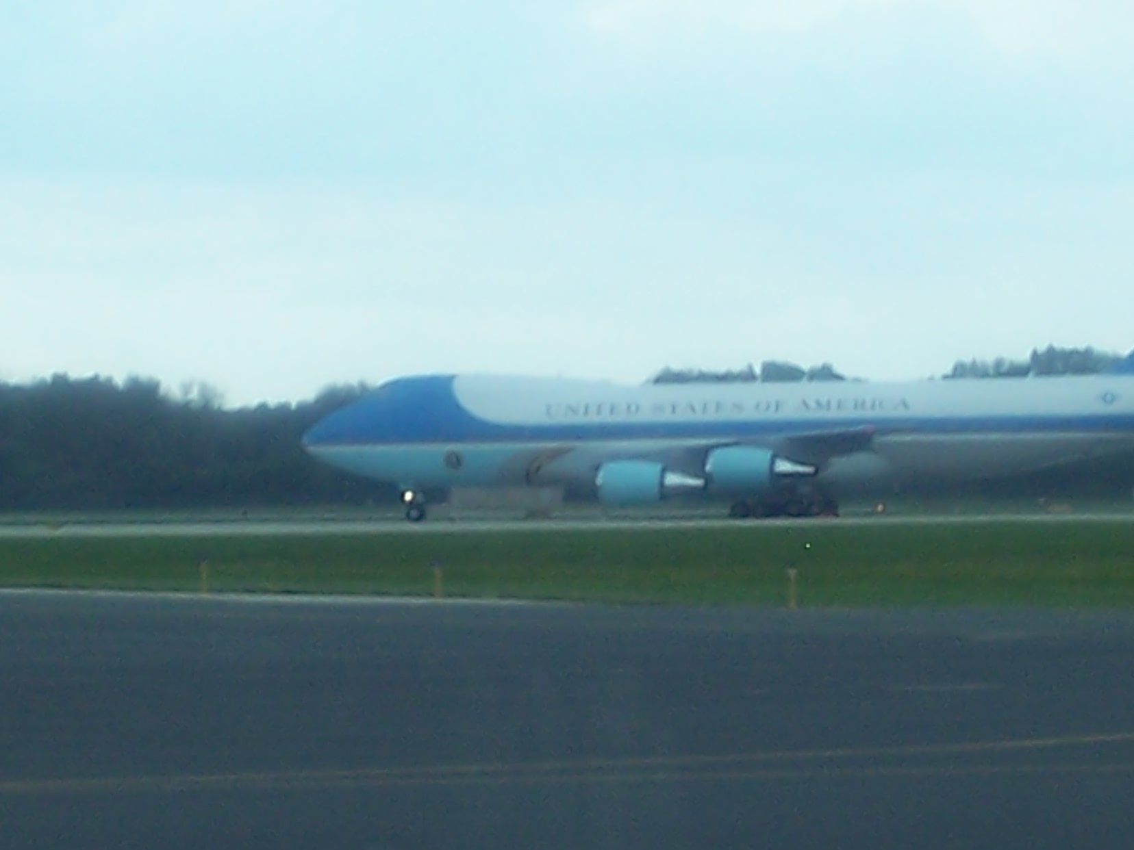 Boeing 747-200 (92-9000) - Air Force One at Madison.