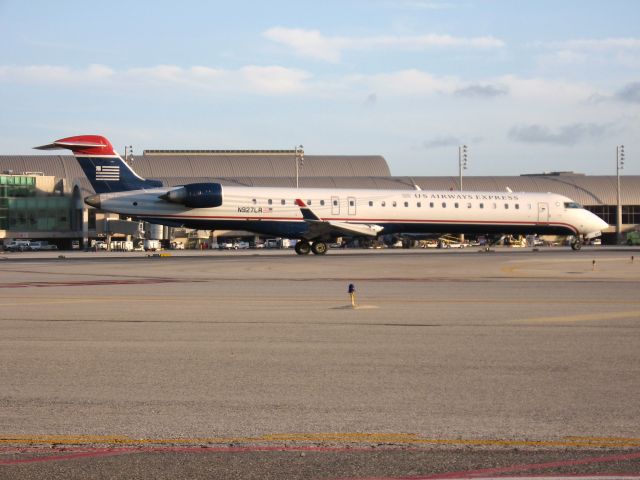 Canadair Regional Jet CRJ-900 (N927LR) - Holding on RWY 19R