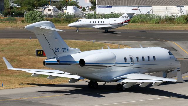 Bombardier Challenger 300 (CS-TFV)