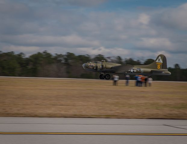 Boeing B-17 Flying Fortress (N3701G) - B17 Ye Olde Pub departing KCTJ enroute to Texas on 16 February 2019.