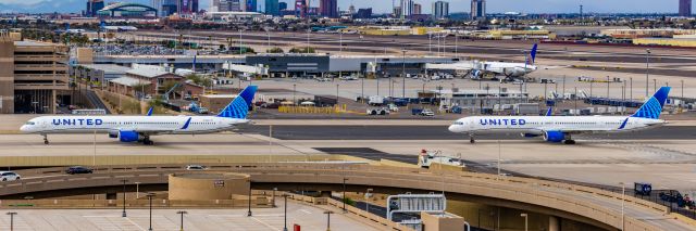 BOEING 757-300 (N78866) - A pair of United Airlines 757-300s PHX on 2/13/23, the busiest day in PHX history, during the Super Bowl rush. Taken with a Canon R7 and Canon EF 100-400 II L lens.