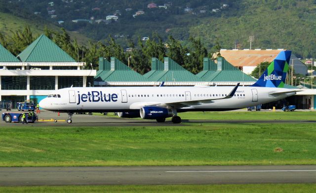 Airbus A321 (N964JT)