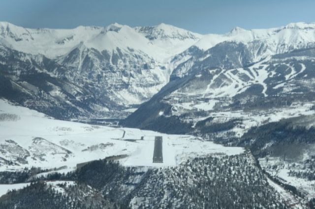 Cessna Skylane (N71317) - On approach to Telluride