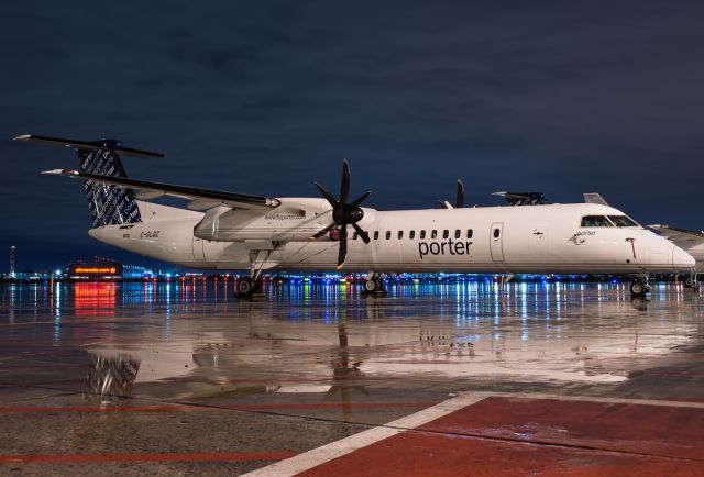 de Havilland Dash 8-400 (C-GLQZ)