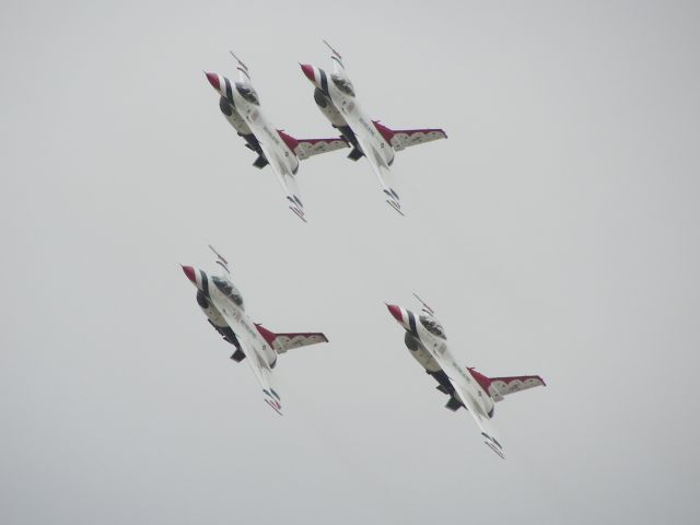Lockheed F-16 Fighting Falcon — - MCAS Miramar Airshow 2007  San Diego, CA  Former Navy now Marines hosting the Air Force....Say What!