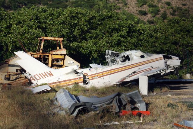 Cessna 402 (N401HW) - 30-Dec-12.