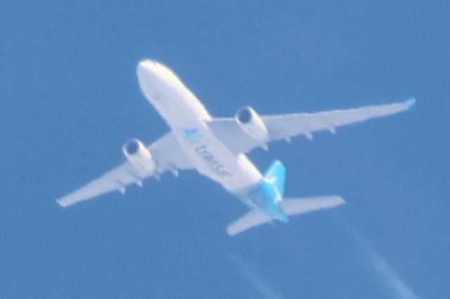 Airbus A330-300 (C-GURF) - C-GURF Airbus A-330 243 Air Transat TS725. De Porto OPO. Vers Toronto YYZ. Altitude 10973 Mètres. Vitesse 587 KM/H. Survolant la ville de Lavaltrie QC. Le 06-04-2025 à 12:44.