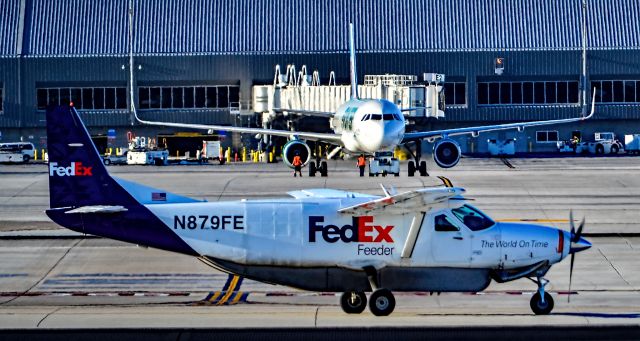 Cessna Caravan (N879FE) - N879FE FEDEX 1990 Cessna 208B Super Cargomaster s/n 208B0213 - Las Vegas - McCarran International Airport (LAS / KLAS)br /USA - Nevada March 24, 2017br /Photo: Tomás Del Coro