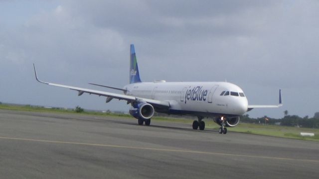 Airbus A321 (N961JT)