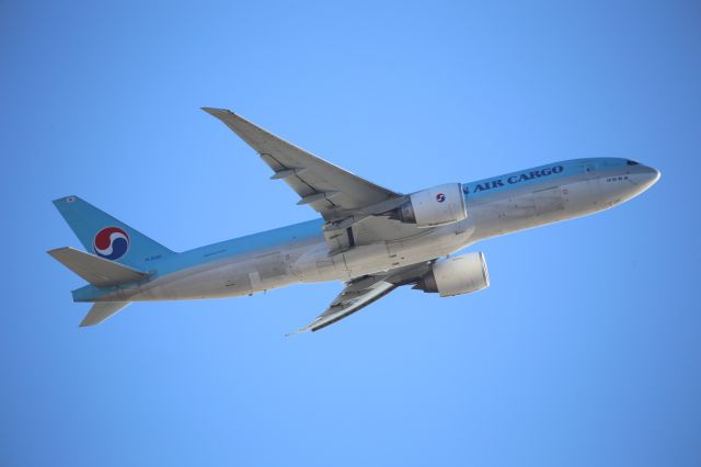 Boeing 777-200 (HL8285)