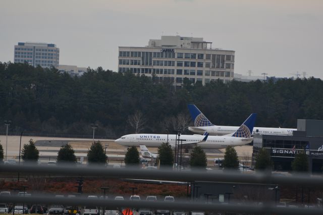 Boeing 737-900 (N27421)