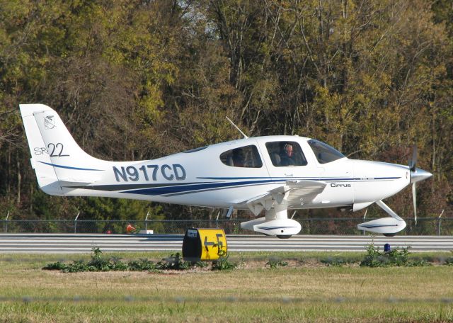 Cirrus SR-22 (N917CD) - Taking off from runway 14 at Downtown Shreveport.