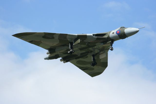 XH588 —