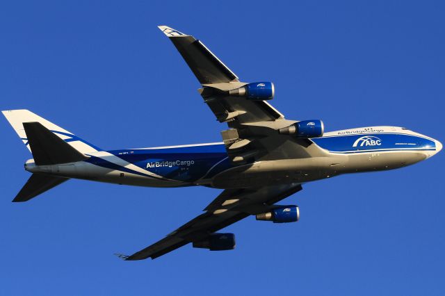 Boeing 747-400 (VQ-BFX) - rare bluesky in Frankfurt