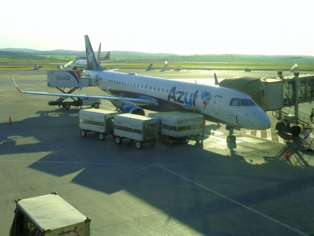 Embraer ERJ-190 (PR-AUB)