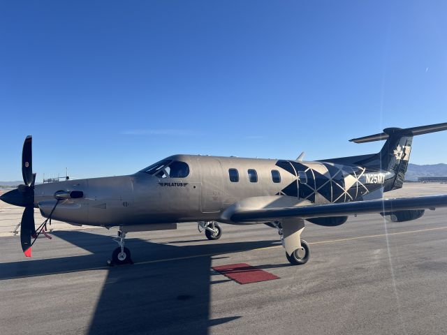 Pilatus PC-12 (N25MT)