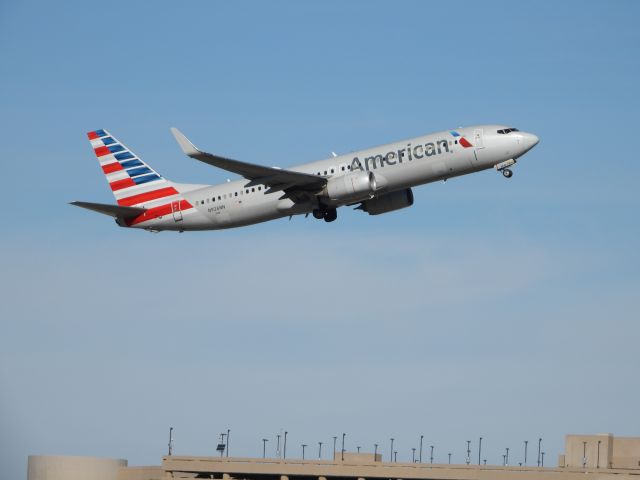 Boeing 737-800 (N926NN)