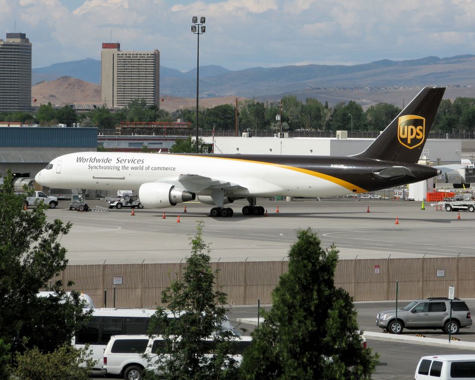 Boeing 757-200 (N406UP) - Late afternoon on the UPS ramp.  June 16, 2009.