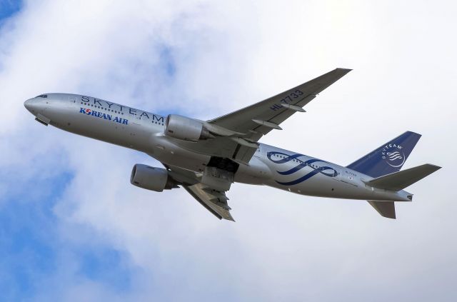 Boeing 777-200 (HL7733) - Korean 772ER HL-7733 Skyteam livery