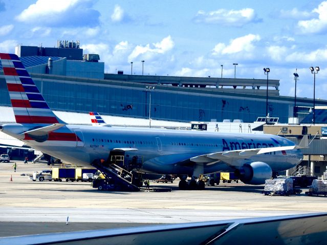 Airbus A330-300 (N270AY)