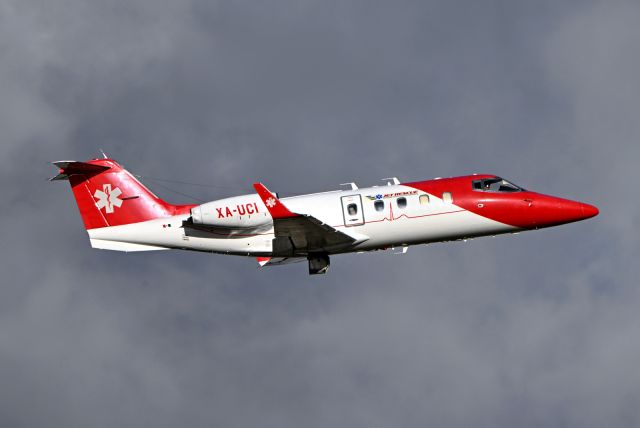 Learjet 55 (XA-UCI)