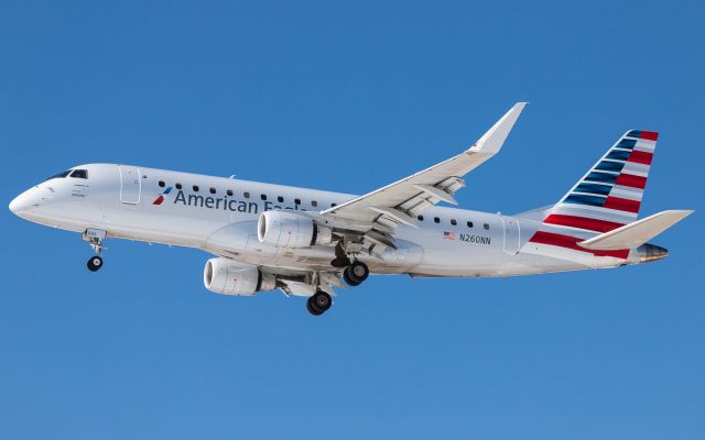 EMBRAER 175 (long wing) (N260NN)