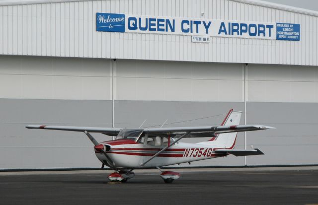 Cessna Skyhawk (N7354G) - at Queen City