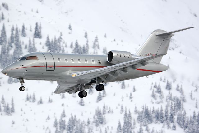 Canadair Challenger (9H-VFC)