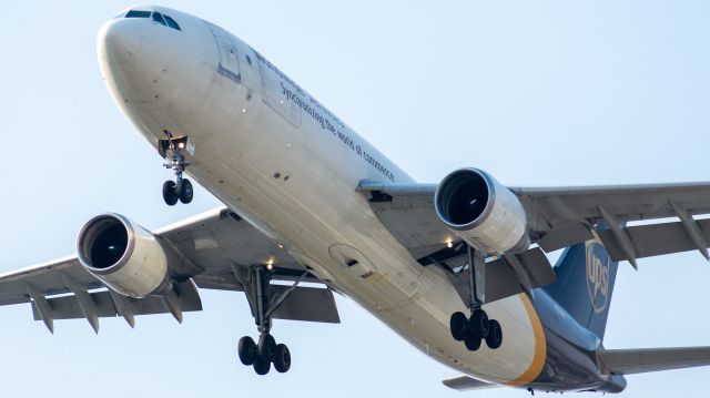 Airbus A300F4-600 (N174UP) - UPS2896