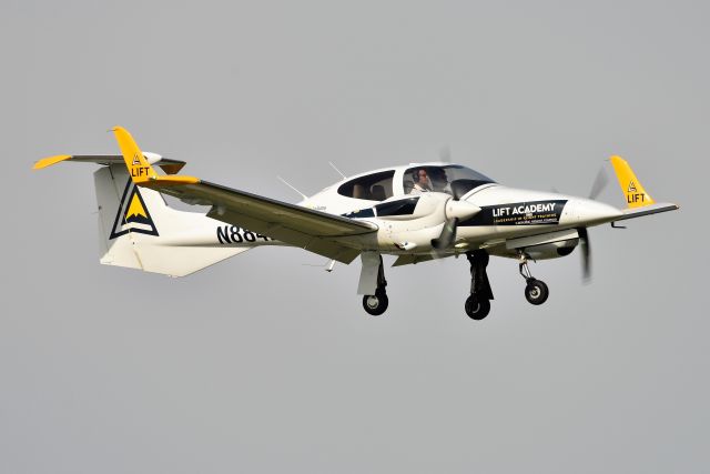 Diamond Twin Star (N884L) - 5-R 09-30-21