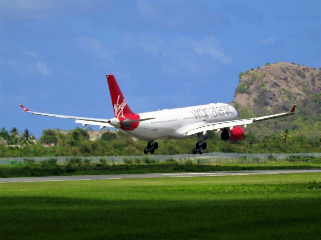Airbus A330-300 (G-VKSS)