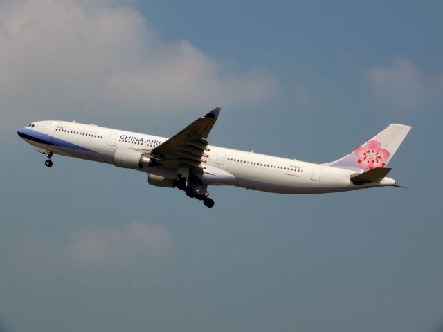 Airbus A330-300 (B-18358)