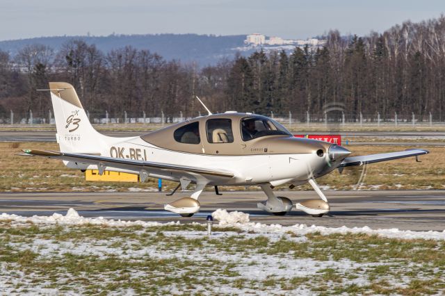 Cirrus SR-22 (OK-REJ)