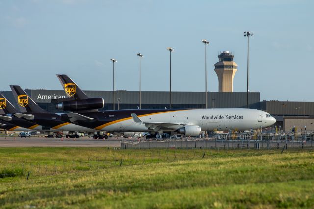 Boeing MD-11 (N250UP) - Founders Plaza