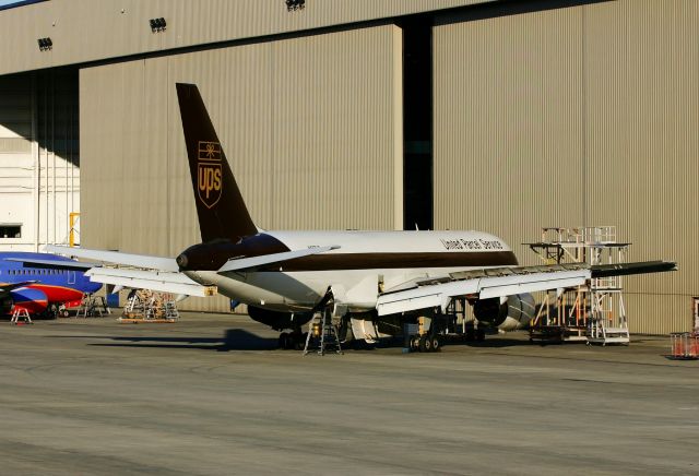 Boeing 757-200 (N457UP) - KPAE - in at Goodrich for modifications and new paint.7/19/2006.