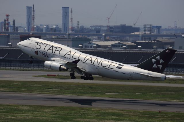 Boeing 747-400 (HS-TGW)