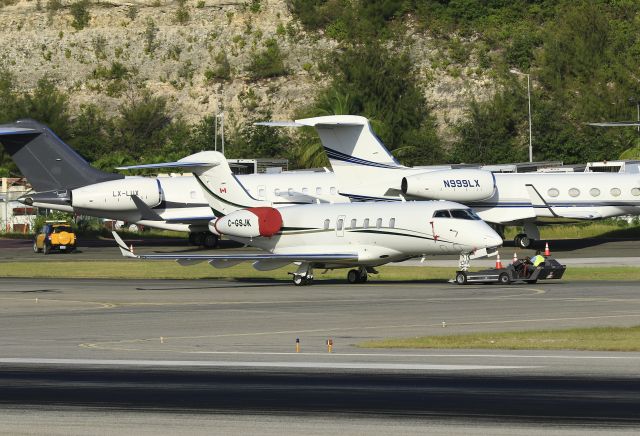 Bombardier Challenger 300 (C-GSJK)