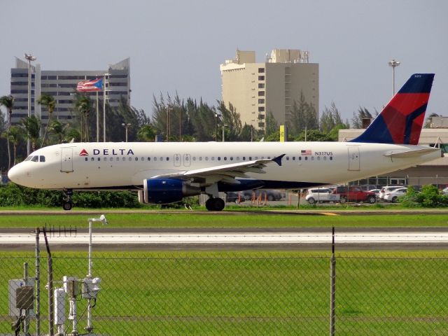 Airbus A320 (N317US)