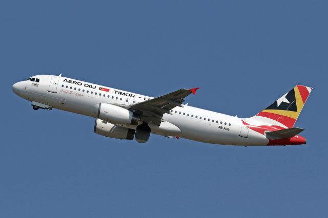 Airbus A320 (4W-AAL)