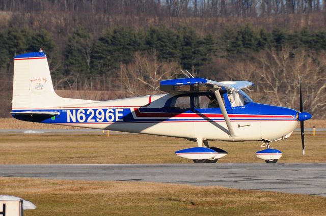 Cessna Skyhawk (N6296E) - Seen at KFDK on 3/6/2010    a href=http://discussions.flightaware.com/profile.php?mode=viewprofile&u=269247  [ concord977 profile ]/a