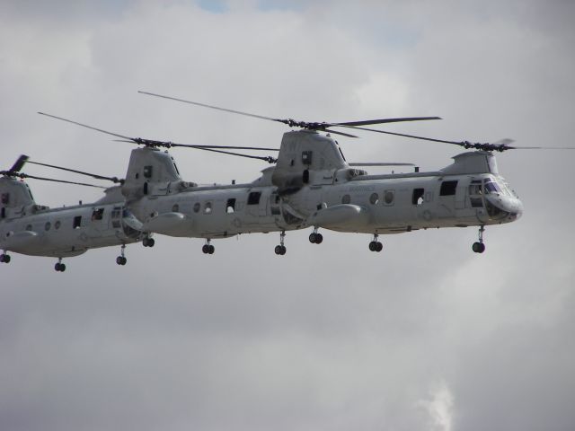 Boeing CH-47 Chinook — - MCAS Miramar Airshow 2007  San Diego, CA  CH-47 times three!