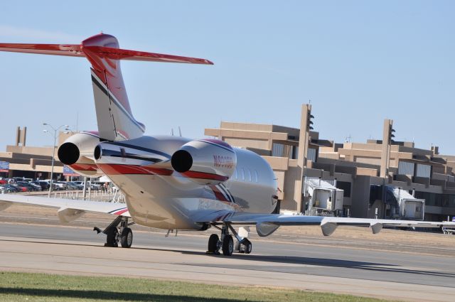 Bombardier Challenger 300 (N800BD)