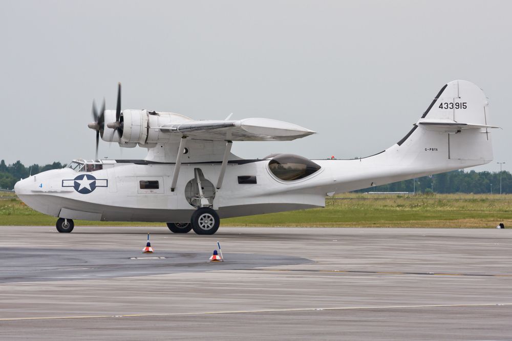 de Havilland Dash 8-400 (G-PBYA)