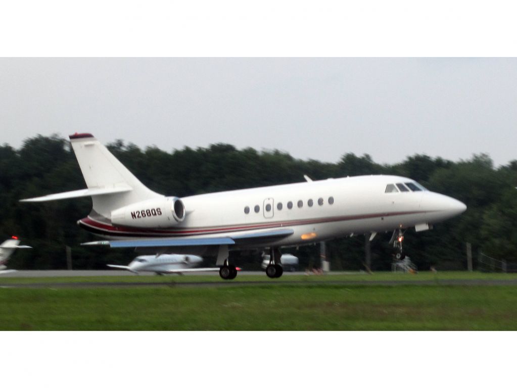 Dassault Falcon 2000 (N268QS) - Landing runway 16.