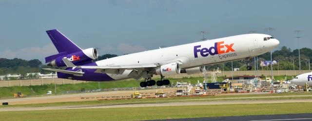 Boeing MD-11 (N595FE)