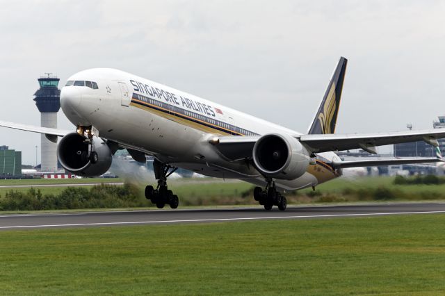 BOEING 777-300ER (9V-SWK) - SIA327 departing for Munich and then onward to Singapore