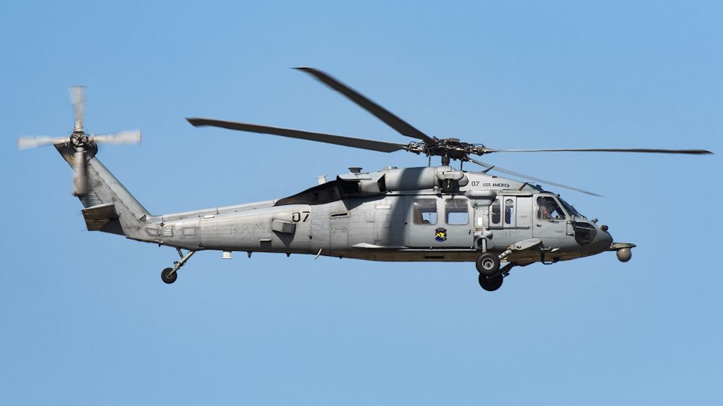 Photo of MH60 (16-8532) - FlightAware