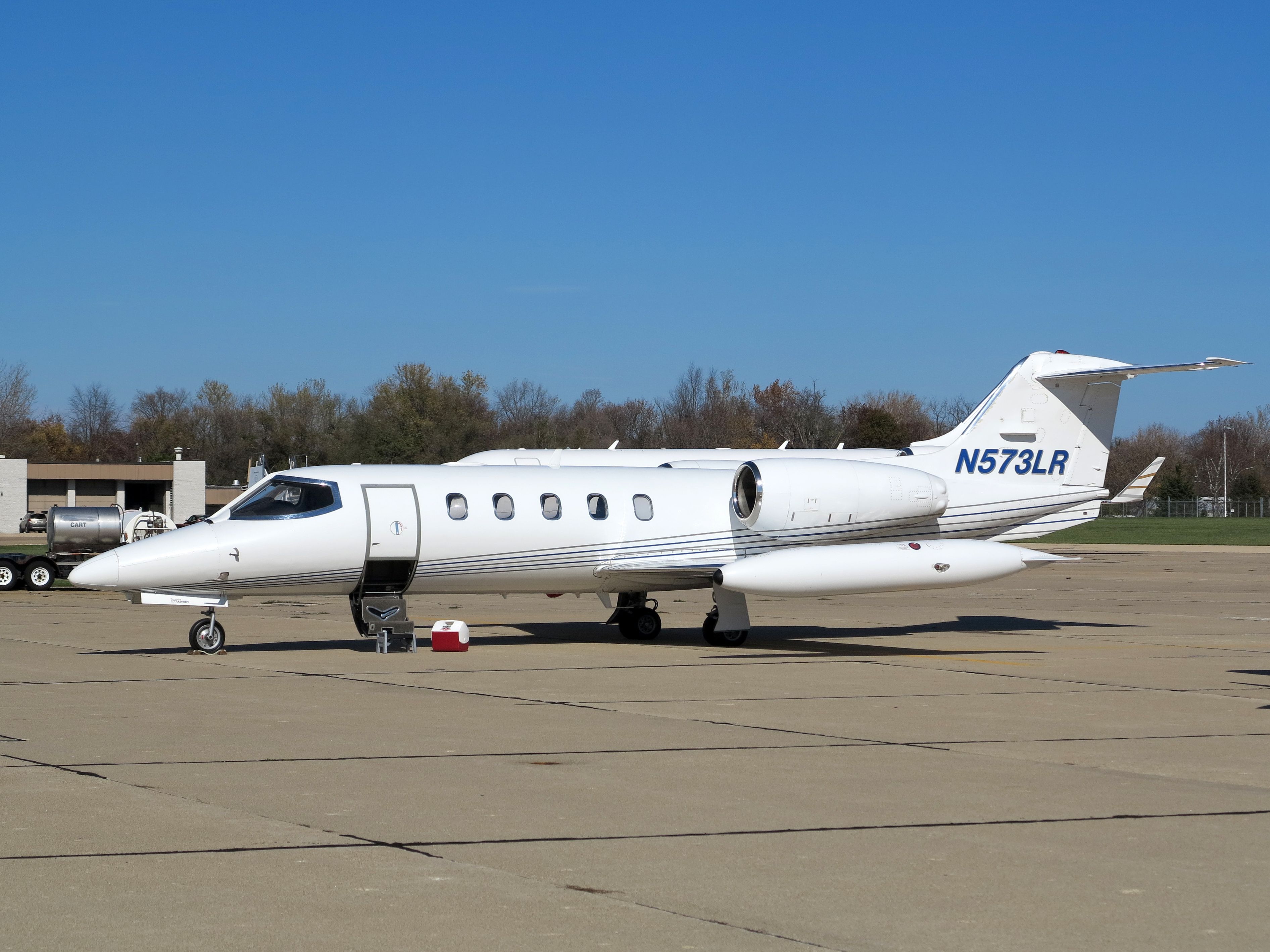 Learjet 35 (N573LR) - Fast aircraft.